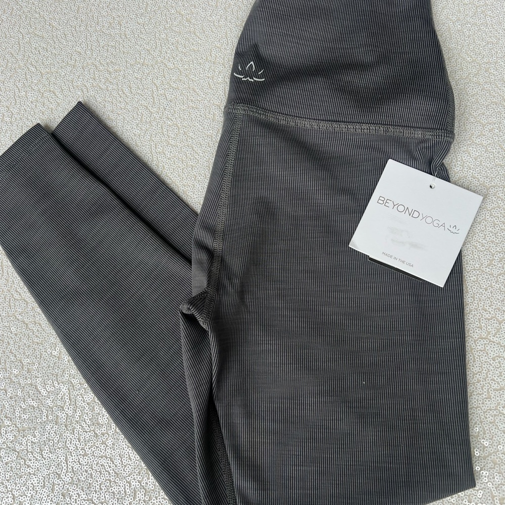 NWT Beyond Yoga Leggings